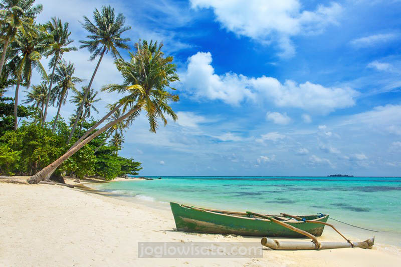Itinerary Wisata 2 Hari 1 Malam ke Karimunjawa Jepara